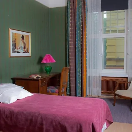 Private Apartment *